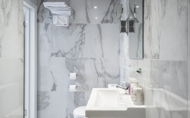 Summer Suites - clean sea without fuel oil at 450 meters Kurortny Hotel