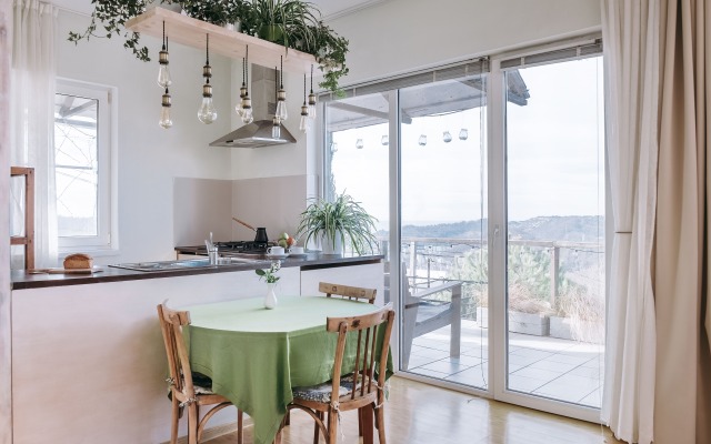 Гостевой Дом с Кипарисами в горах с видом на море