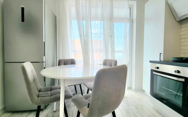 Квартира Двухкомнатная с Балконом и Красивым Видом