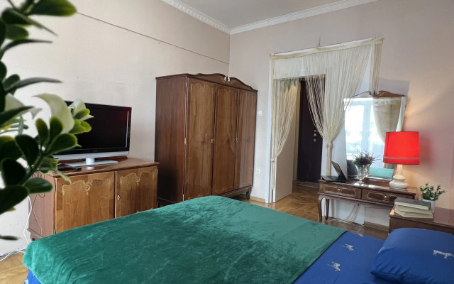 Sokolnicheskaya Slobodka Flat