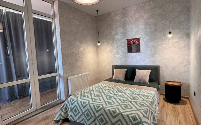 Semeynie s krasivim vidom nedaleko ot parka Galitskogo Apartments