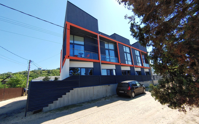 RED FOX Mini-Hotel