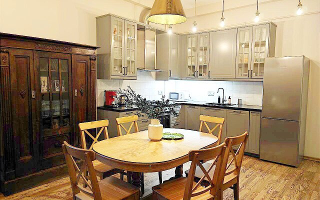 Апартаменты Петербургская Квартира в Центре на Марата