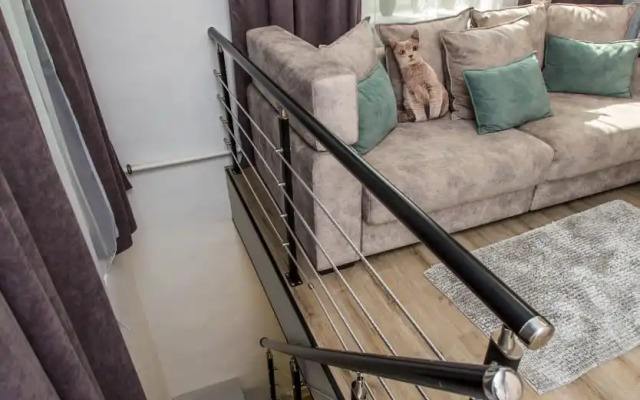 Novye trekhurovnevye apartamenty s vyhodom na Arbat Apartments