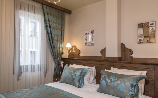 Perapolis Hotel
