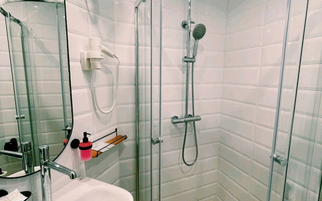 Kapitan Morej Hotel