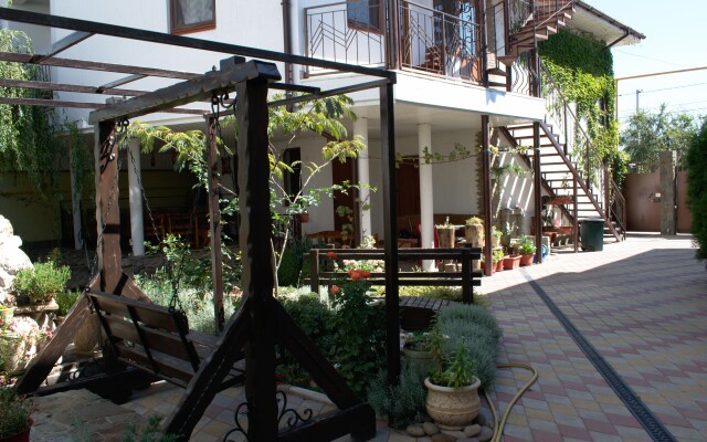 Svetoch Guest House