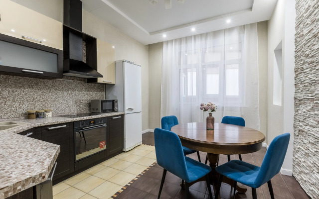 V Azhk Parusa Flat