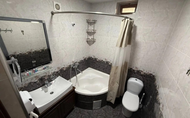Poyi Kalon Terrace Guest house