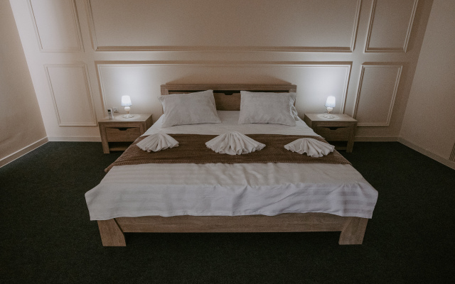 Ideal Hotel