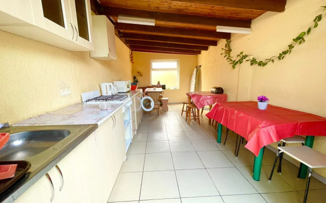 Peliken Living Quarters