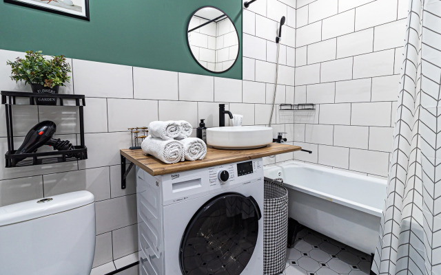 Квартира 2 Ночи на улице Генерала Трошева 25