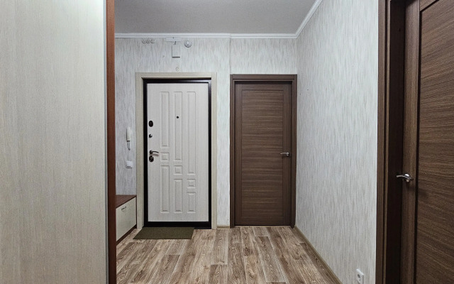 Trekhkomnatnye Na Yemlyutina Flat