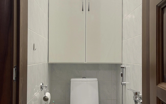 Na Adoratskogo 1 Flat