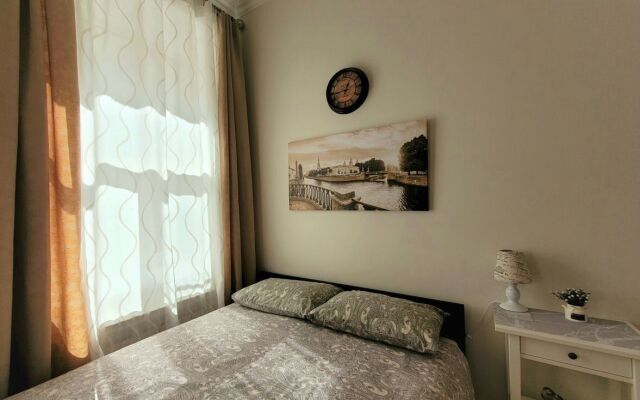 Квартира - студия в иcтoричeскoм цeнтре Санкт-Пeтеpбургa (2)