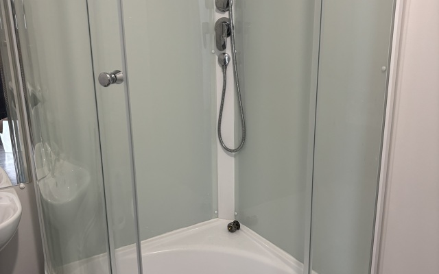 Studiya spalnya Na Vyezde K M5 Apartments