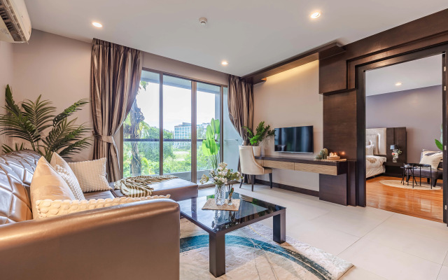 Апартаменты Majestic 2BR Residence with garden view in Regent