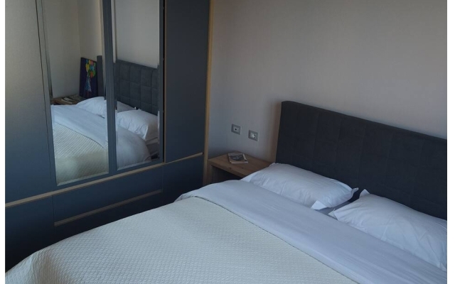 Sofi's Cozy Apartment-Near Port of Vlore, Apartment