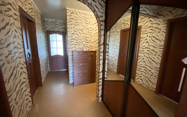 Апартаменты Трехкомнатные Апартаменты на Карбышева 12