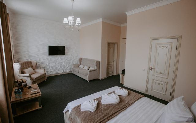 Ideal Hotel
