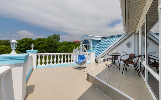 Beliy Dom Hotel