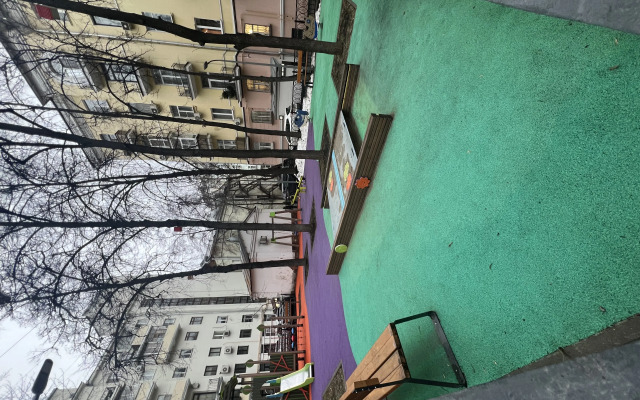 Na Patriarshikh prudakh Flat