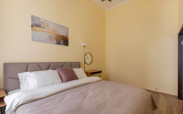 One-Room R&B Apartments on Nevsky 23