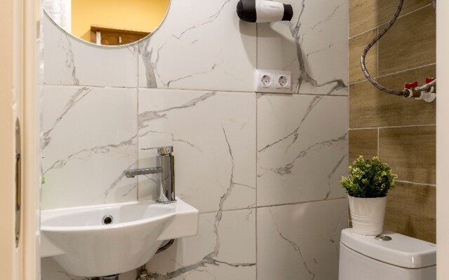 Апартаменты Улучшенная Студия Сити Групп на Саперном Переулке 8