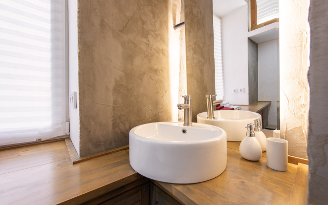 Flat s Parkovkoy i Otdelnym Vkhodom