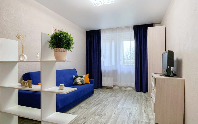 Квартира Welcome Home с Балконом у Метро Народное Ополчение