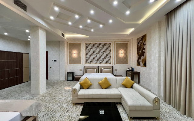 Royal Mansion