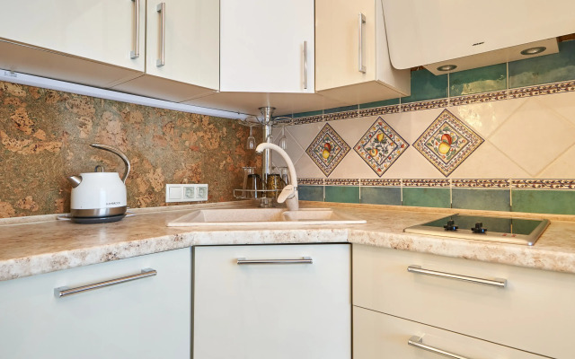 Апартаменты с бассейном Актёр Гелакси