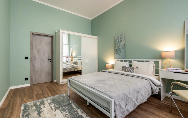 Sergeew Apartments dvuhkomnatnyj Lyuks s vidom na naberezhnuyu Fontanki Apartments