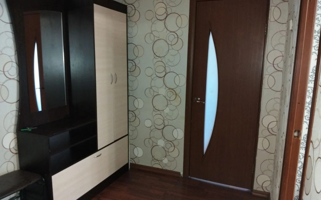 2komn Na Ul.zhukovskogo 5, Ryadom S Fsk Flat