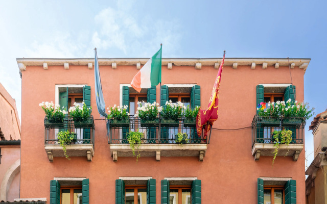 Palazzo San Luca Mini-Hotel