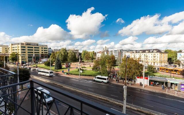 Dvuhkomnatnye Centr, ploshchad Pobedy, Teatralnaya 15, Kolibri#15 Apartments