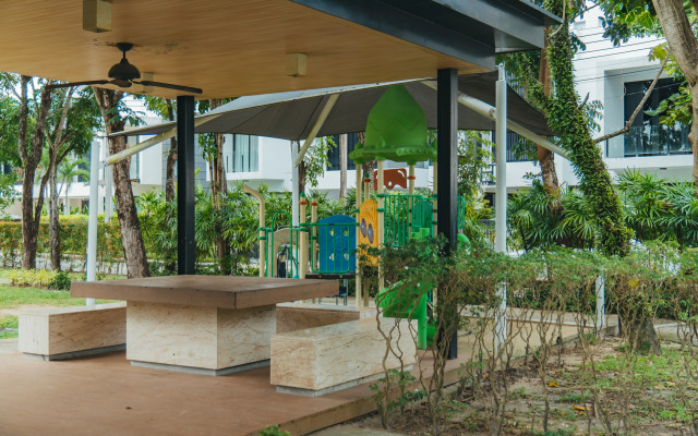 Laguna Park 4BR with Pool by NLA Villa