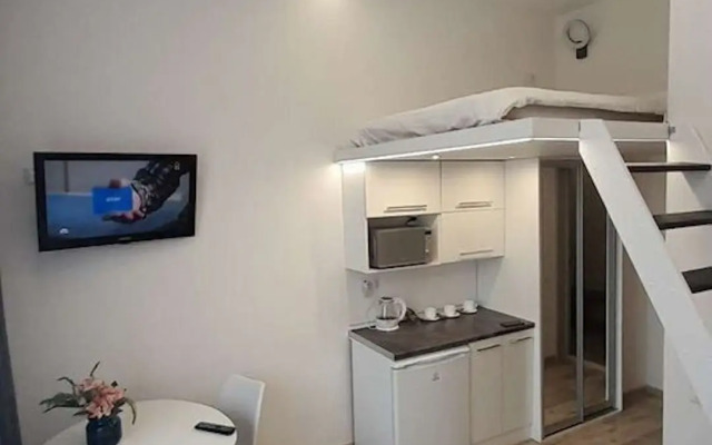 Na Ulitse Dekabristov 23 Apartments