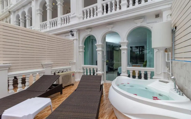 Modern Living Hotel