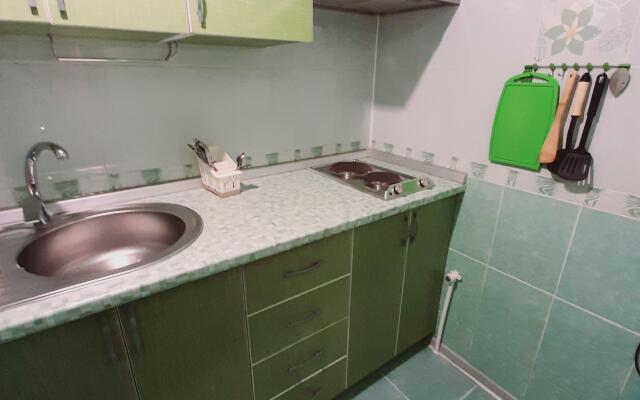 Trekhkomnatnaya Kvartira V Tsentre Na Poptsova