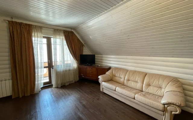 Частный Дом на Берегу Моря с Бассейном