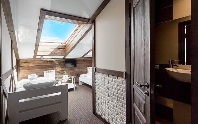 Gostinitsa Amsterdam Hotel na Tazi-Gizzata