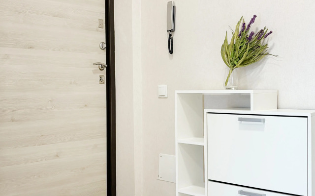 Na Vzlyotnoy Ulitse 7l Flat