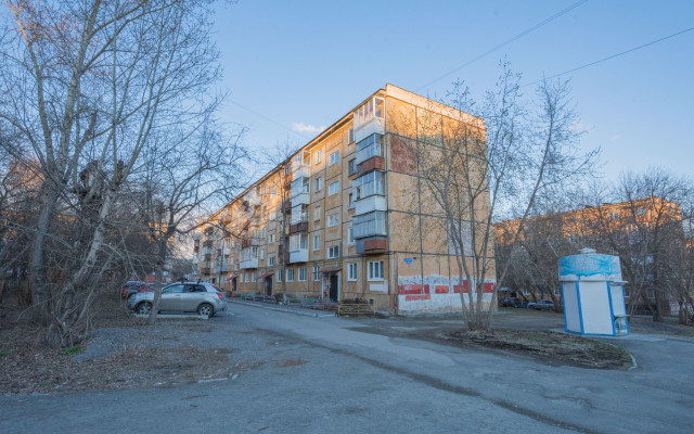 Oktyabrskoy Revolyutsii Apartments