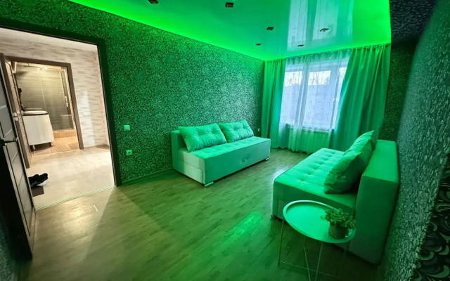 Tryokhkomnatnaya Flat