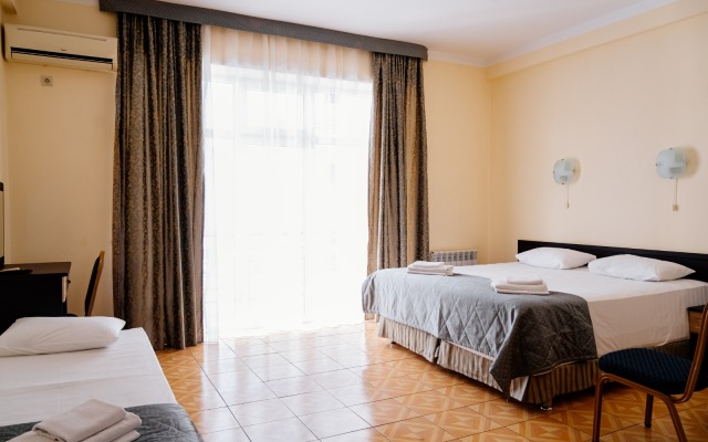 Mandarin Hotel