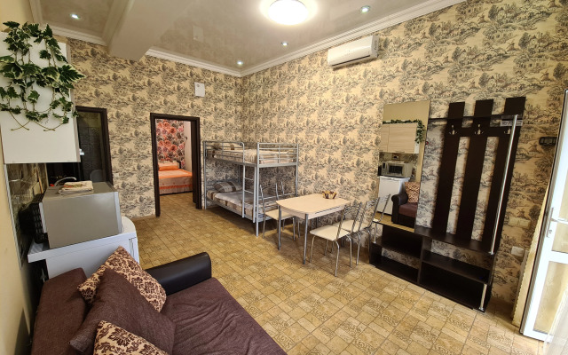 S Otdelnym Vkhodom Flat