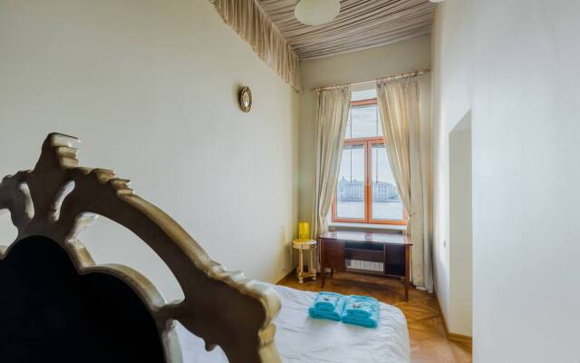 Апартаменты a.m. Rooms Neva Balcony (Angliyskaya Naberezhnaya)
