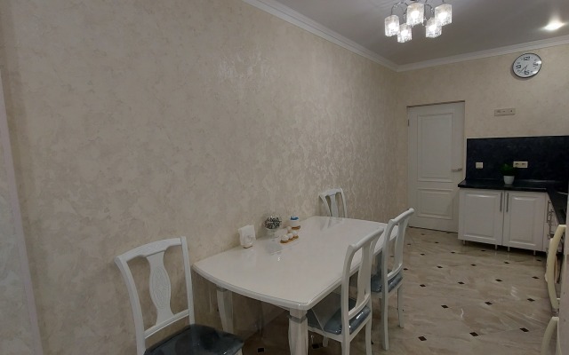 5 Zvezd na Ulitse Shamilya Dzhikaeva 1a 135 Flat