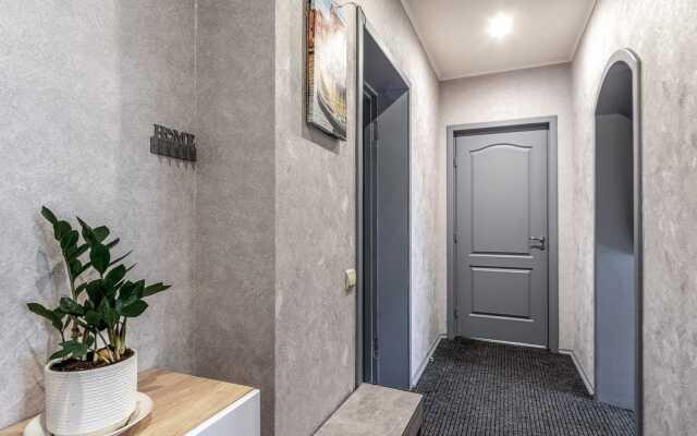 Prostornye apartamenty u Nevy Flat